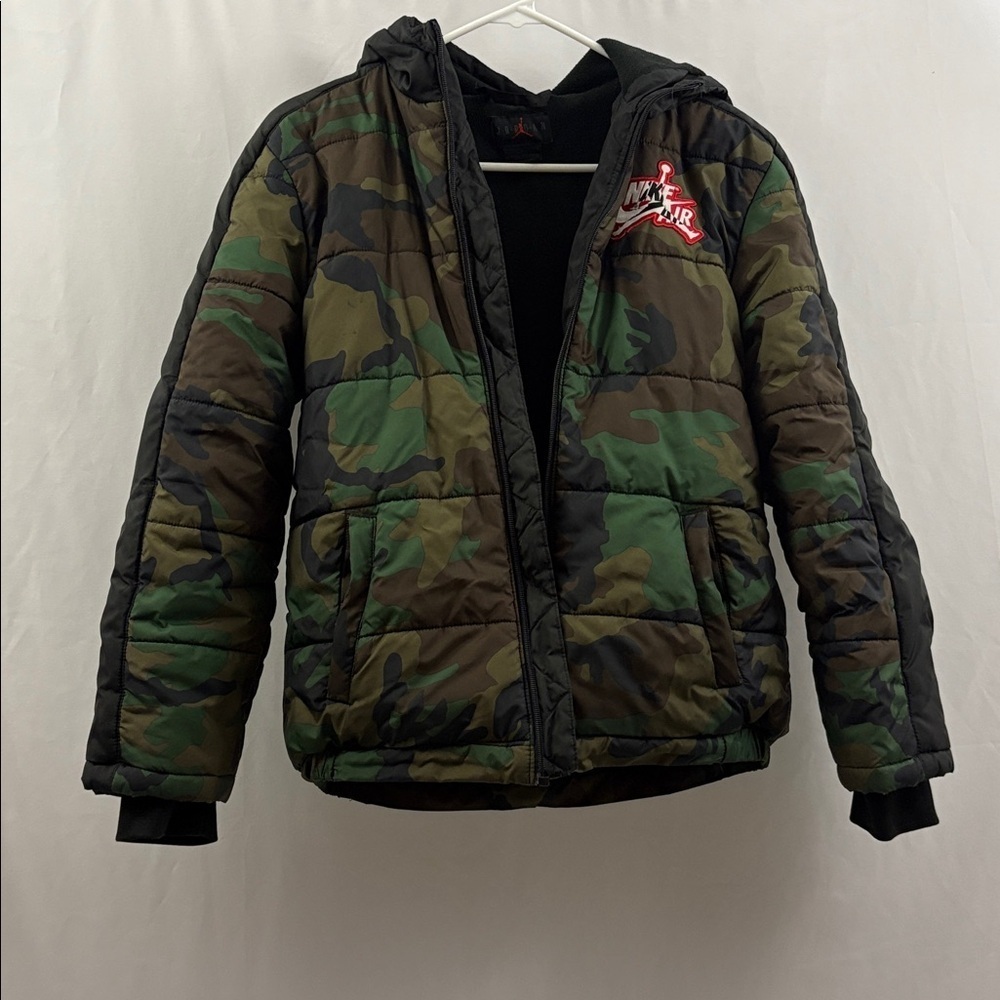 Nike Air Jordan Kids Size Large (12-13 years) Winter Coat Camo Fleece NO ZIPPER